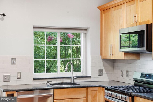 Building Photo - 12109 Wedgeway Ct