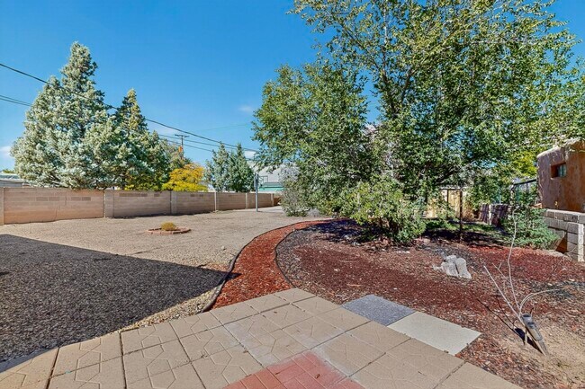 Building Photo - 165 Hilton Ave NW