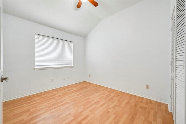 Building Photo - 700 N Emma Dr