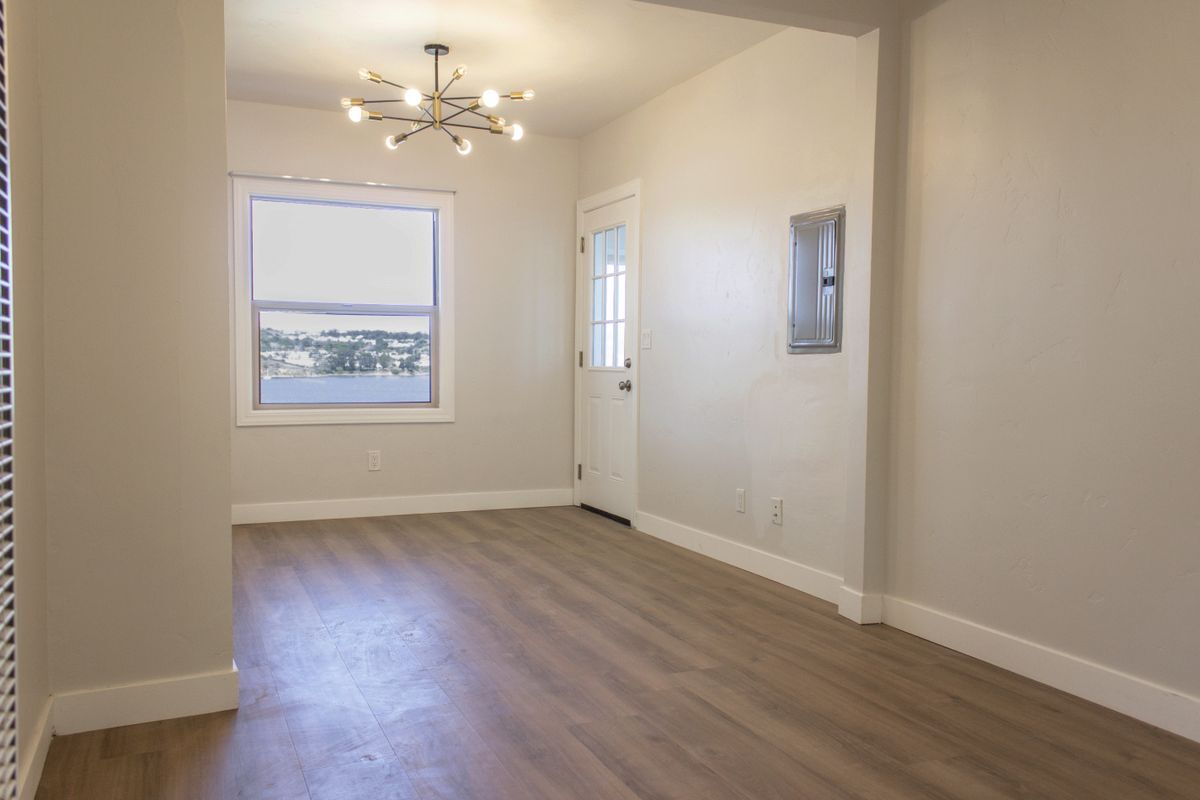 Building Photo - 352 Winslow St