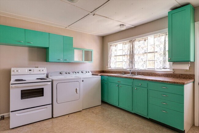 Building Photo - 5219 Cheryl Ln