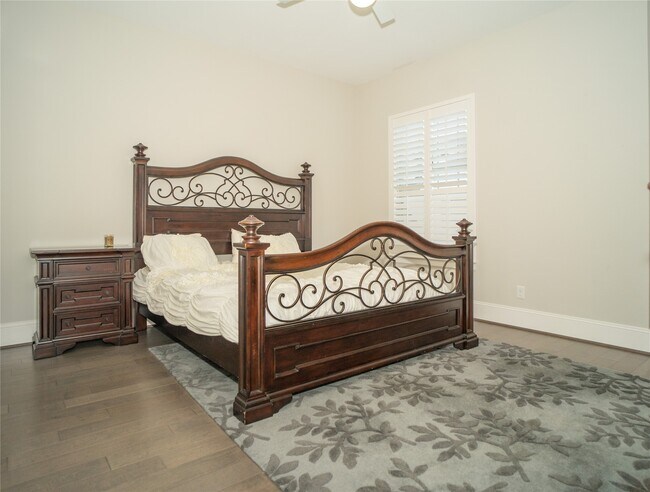 Building Photo - 5730 Brancott Way