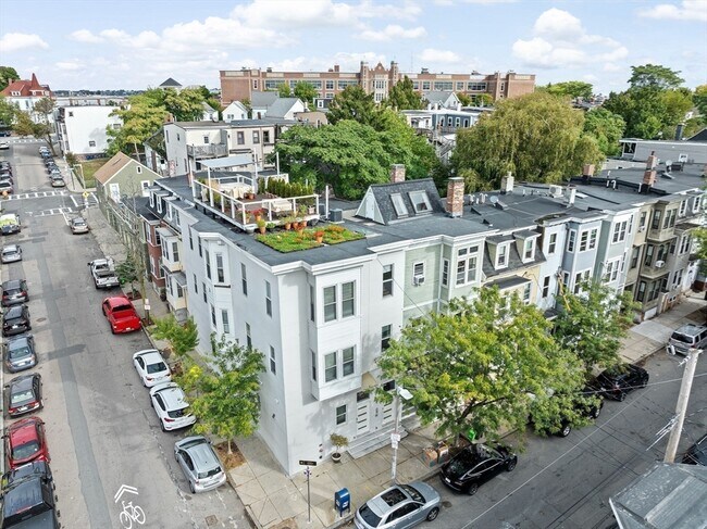 Building Photo - 108-110-110 Trenton St