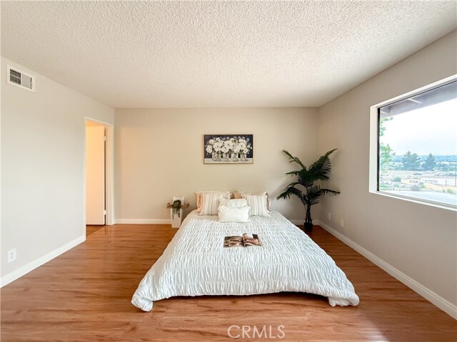 Building Photo - 1034 Romney Dr