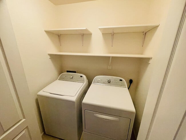 Building Photo - 39974 W Thornberry Ln