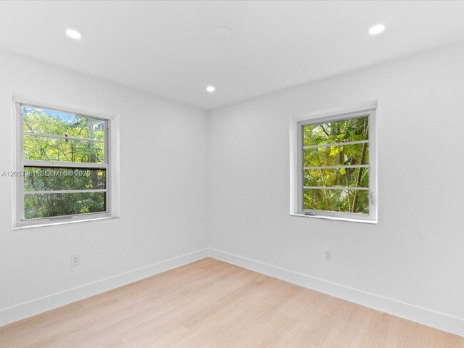 Building Photo - 5625 SW 80th St