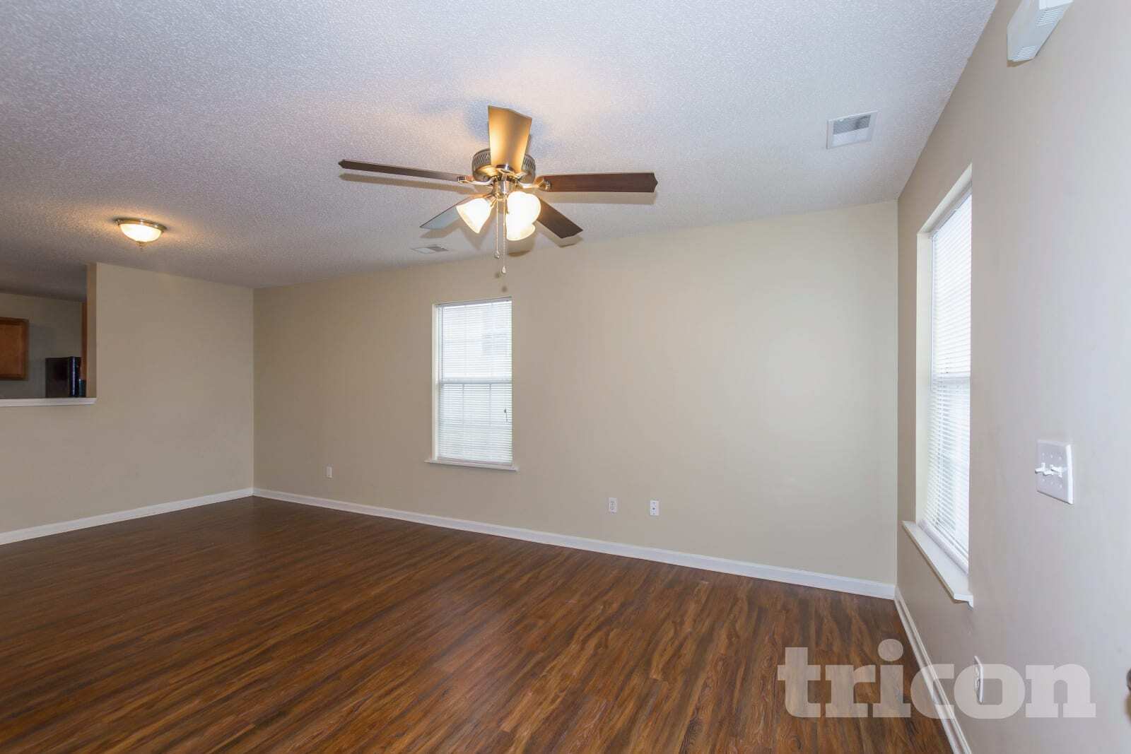 Building Photo - 104 Flyer Ct