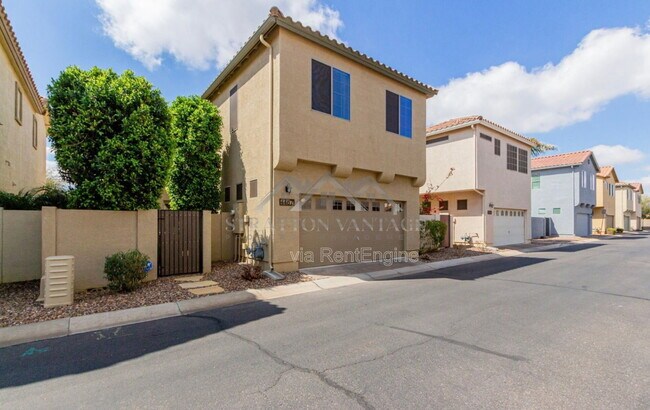 Building Photo - 4467 E Remington Dr