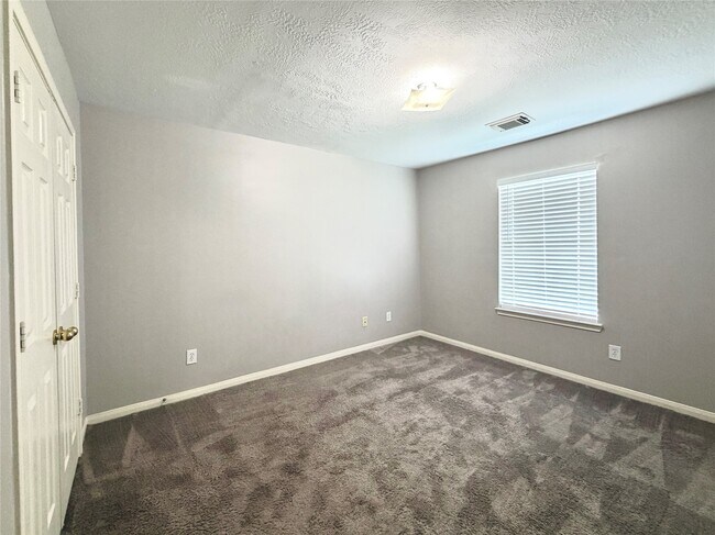 Building Photo - 6415 Mountain Pines Ln
