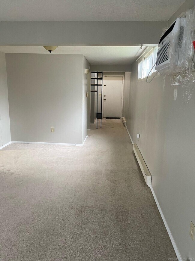 Building Photo - 3 Cinnamon Spring