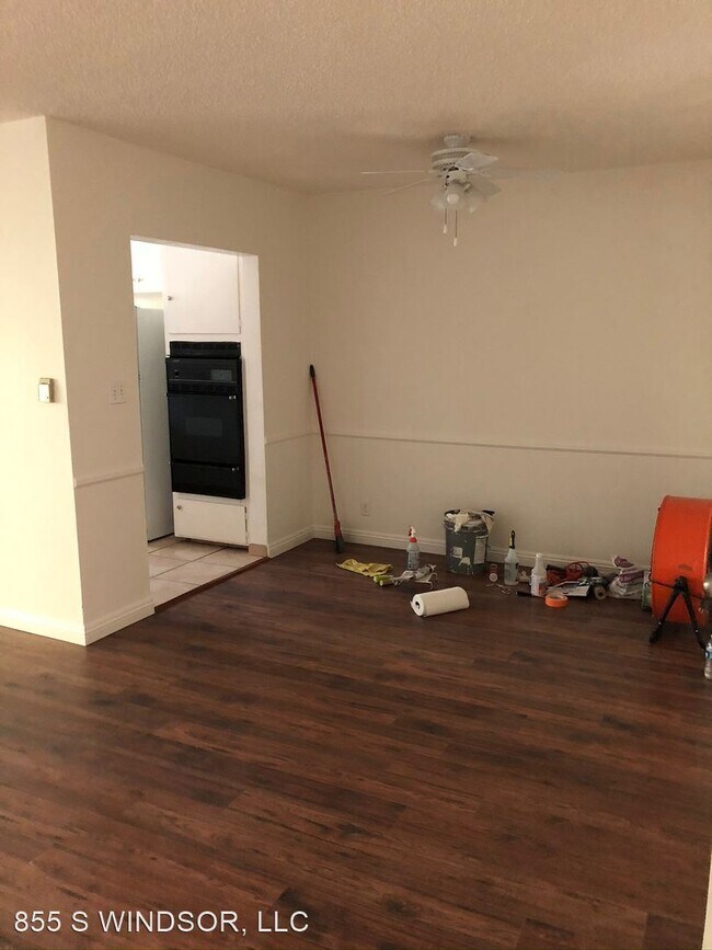 Building Photo - 855 S Windsor Blvd