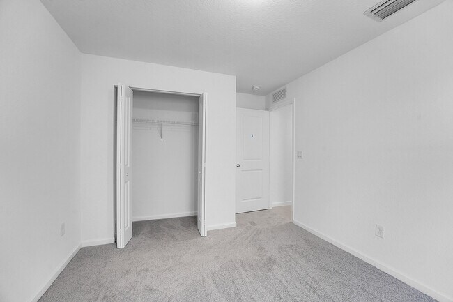 Building Photo - 5936 Mangrove Dr