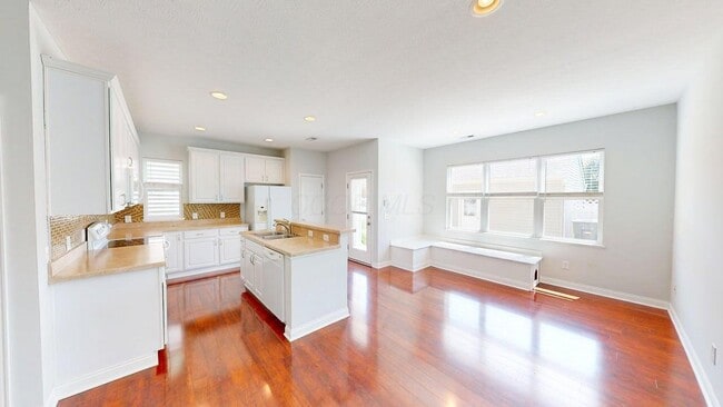 Building Photo - 5597 Lantos Rd