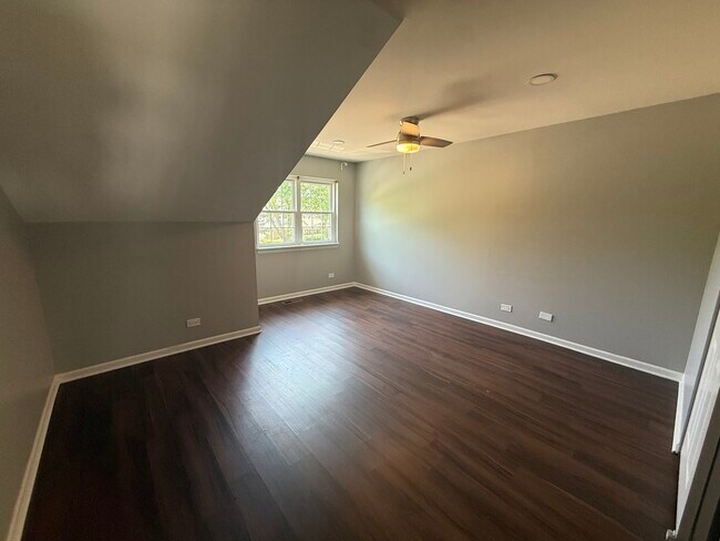 Building Photo - 230 Woodstone Cir