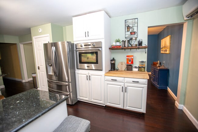 Building Photo - 107 Navaho Ct