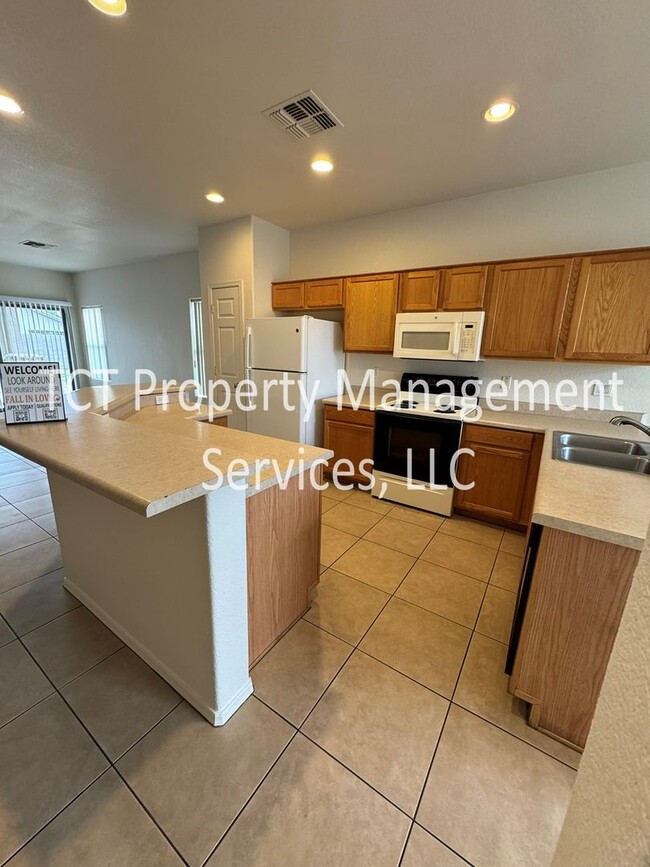 Building Photo - Wigwam Creek South Beautiful 3 bed/2 bath home