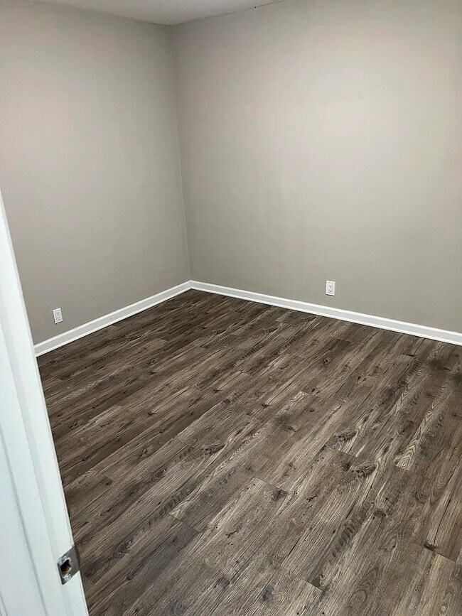 Building Photo - 1614 Cypress Dr