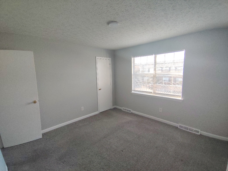 Building Photo - 7 Duiguid Dr