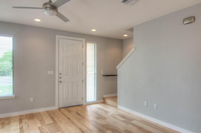 Building Photo - 4303 Red River St
