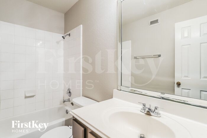 Building Photo - 12307 Thoreau Dr