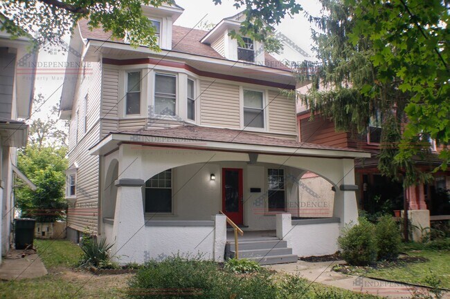 Building Photo - Illinois Estate: New Year, New Home: 50% O...