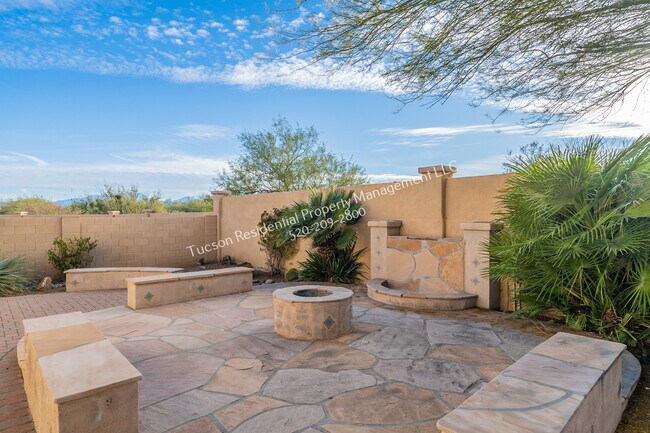 Building Photo - 799 West Camino Tunera