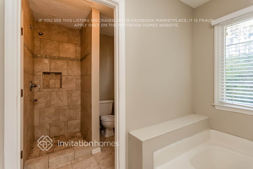 Building Photo - 3161 Calumet Ct NW