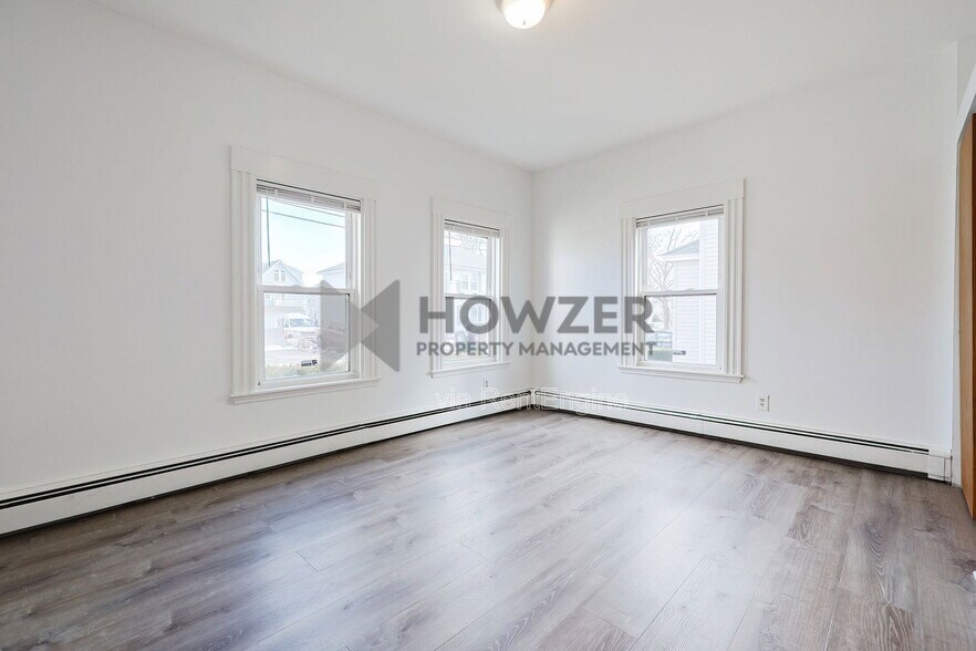 Building Photo - 128 Arnold St