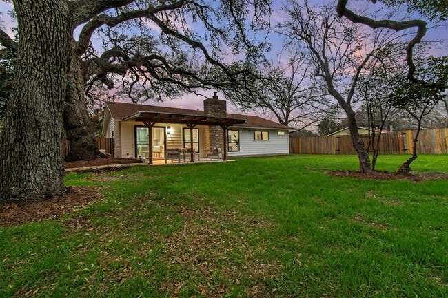 Building Photo - 5102 Summerset Trail