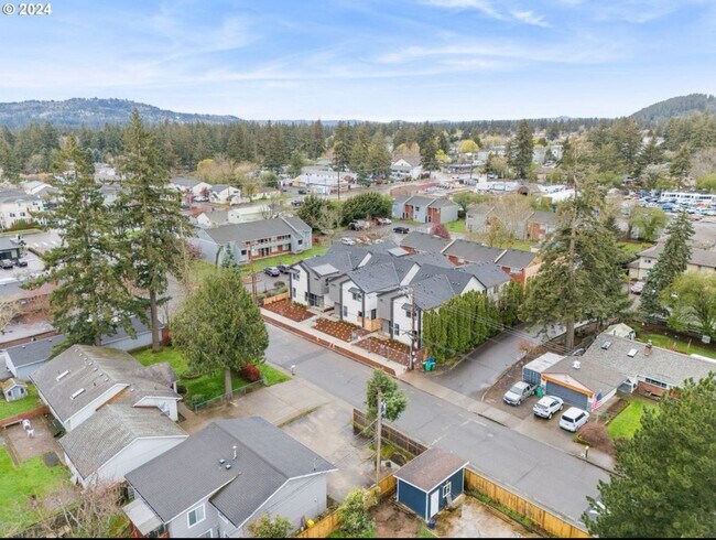 Building Photo - 2373 SE 135th Ave