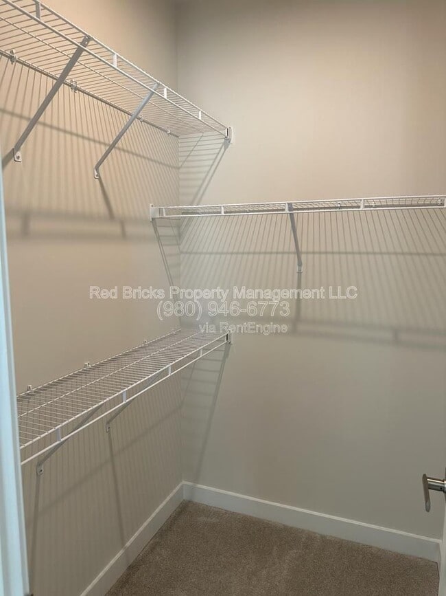 Building Photo - 1728 Aspire St