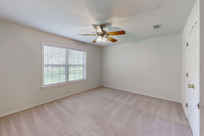 Building Photo - Charming Countryside 2-Bed Oasis with Cozy Fireplace on Clay Pit Road