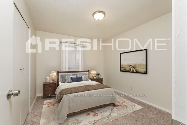 Building Photo - 2725 Hackberry Ln