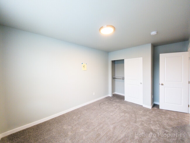 Building Photo - 2494 SW Coho St