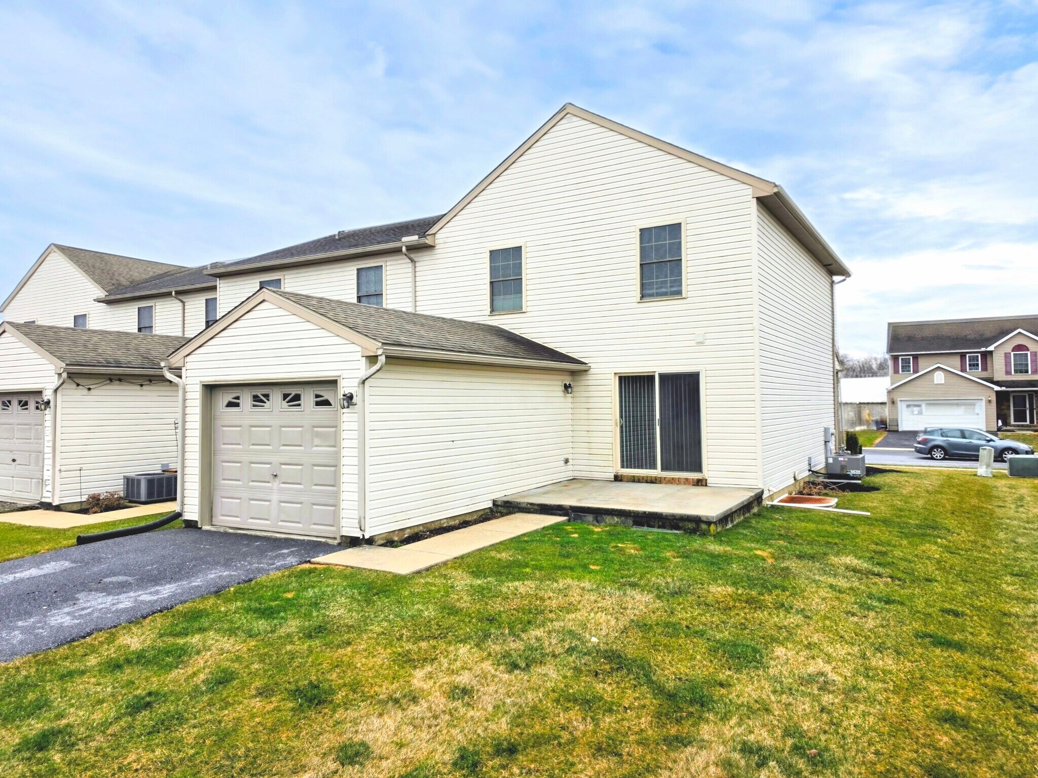 Building Photo - 14 Gable Dr
