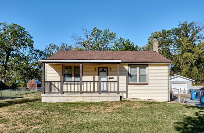 Primary Photo - 2313 Burns Ave