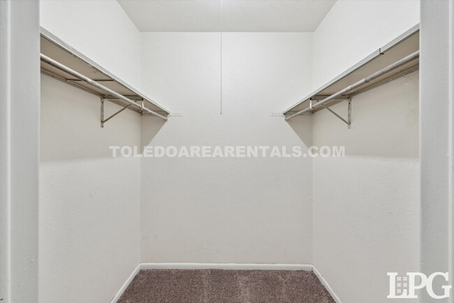 Building Photo - 6020 Secor Rd