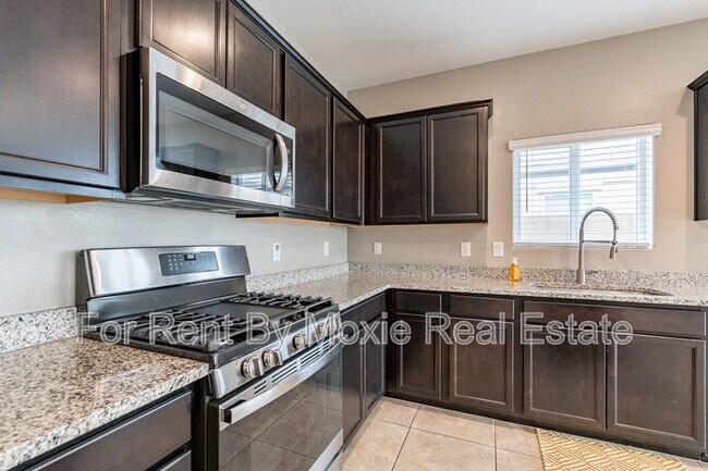 Building Photo - 8499 W Sonoma Way
