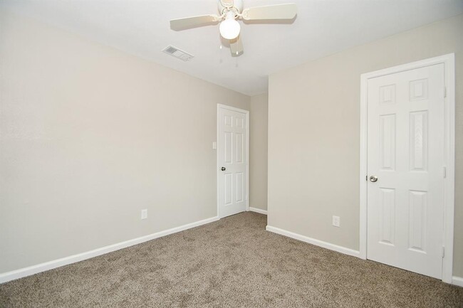 Building Photo - 8323 Blacksmith Dr