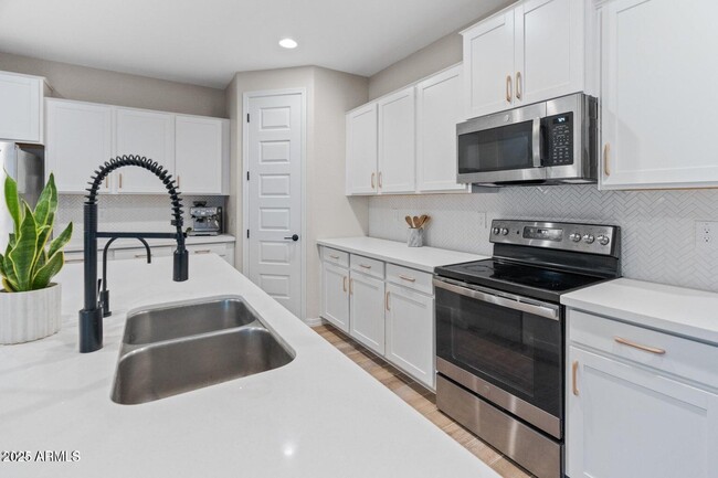 Building Photo - 14274 W Sand Hills Rd