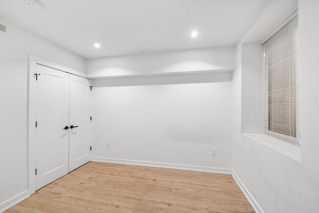 Building Photo - 933 N 29th St
