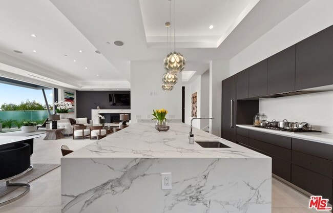 Building Photo - 2030 Talmadge St