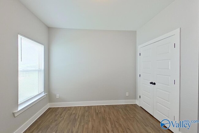 Building Photo - 8008 Shadesbrook Dr