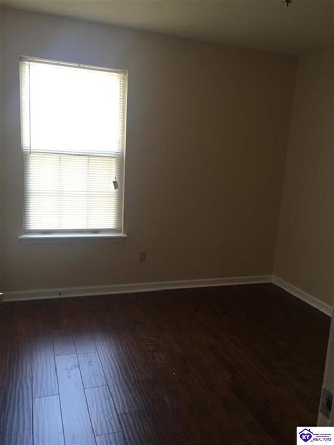 Building Photo - 635 Independence Dr