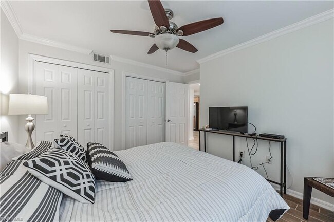 Building Photo - 5633 Turtle Bay Dr