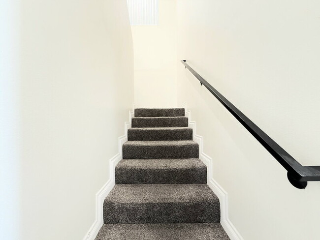 Building Photo - 114 W 50th St