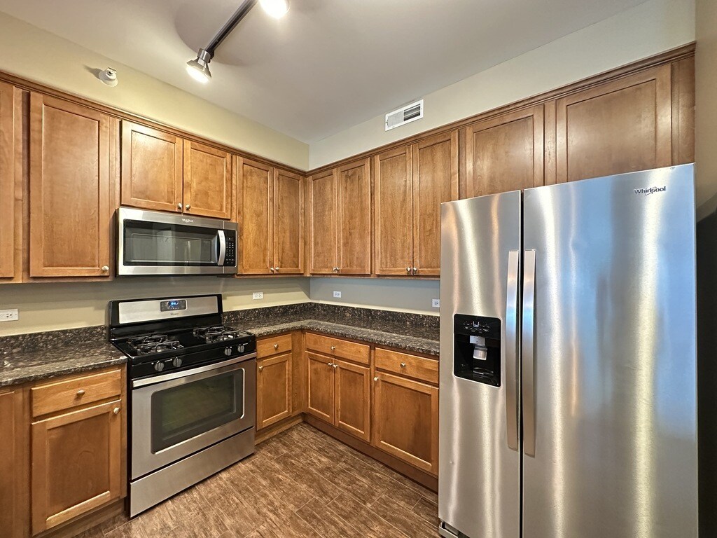 Building Photo - 2 Itasca Place