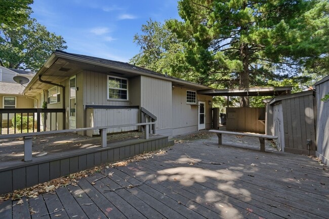 Building Photo - Midtown Tulsa | 3 Bed | 2 Bath | Recently Renovated