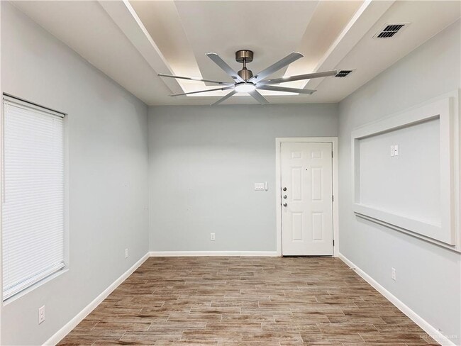 Building Photo - 14 E Viviana St