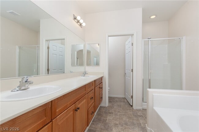 Building Photo - 2875 Rough Green St